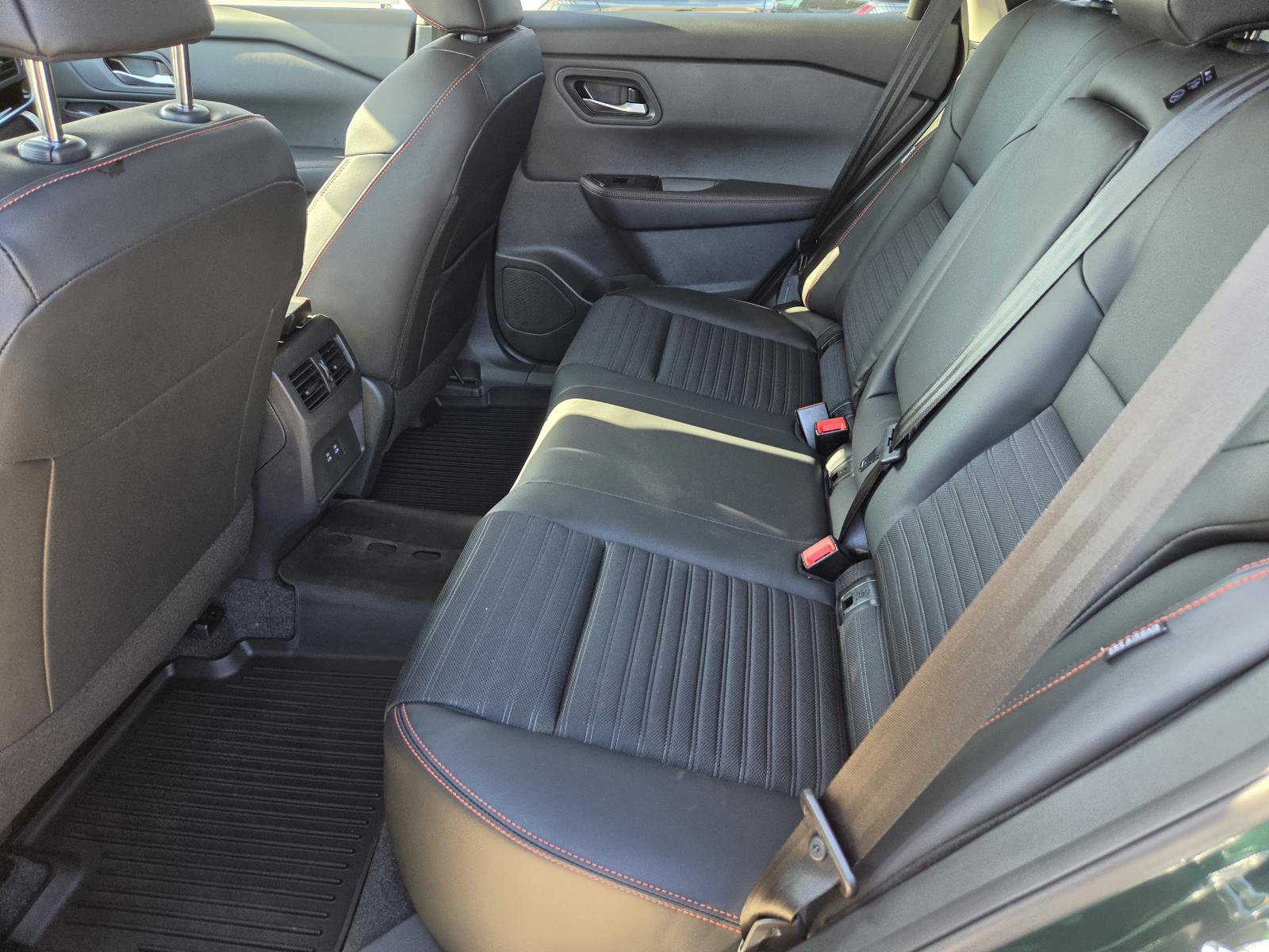 New 2027 Nissan Rogue SV AWD/4WD image 15