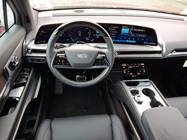 New 2026 Cadillac Vistiq Luxury w/ LPO, Floor Liner Package AWD/4WD image 7