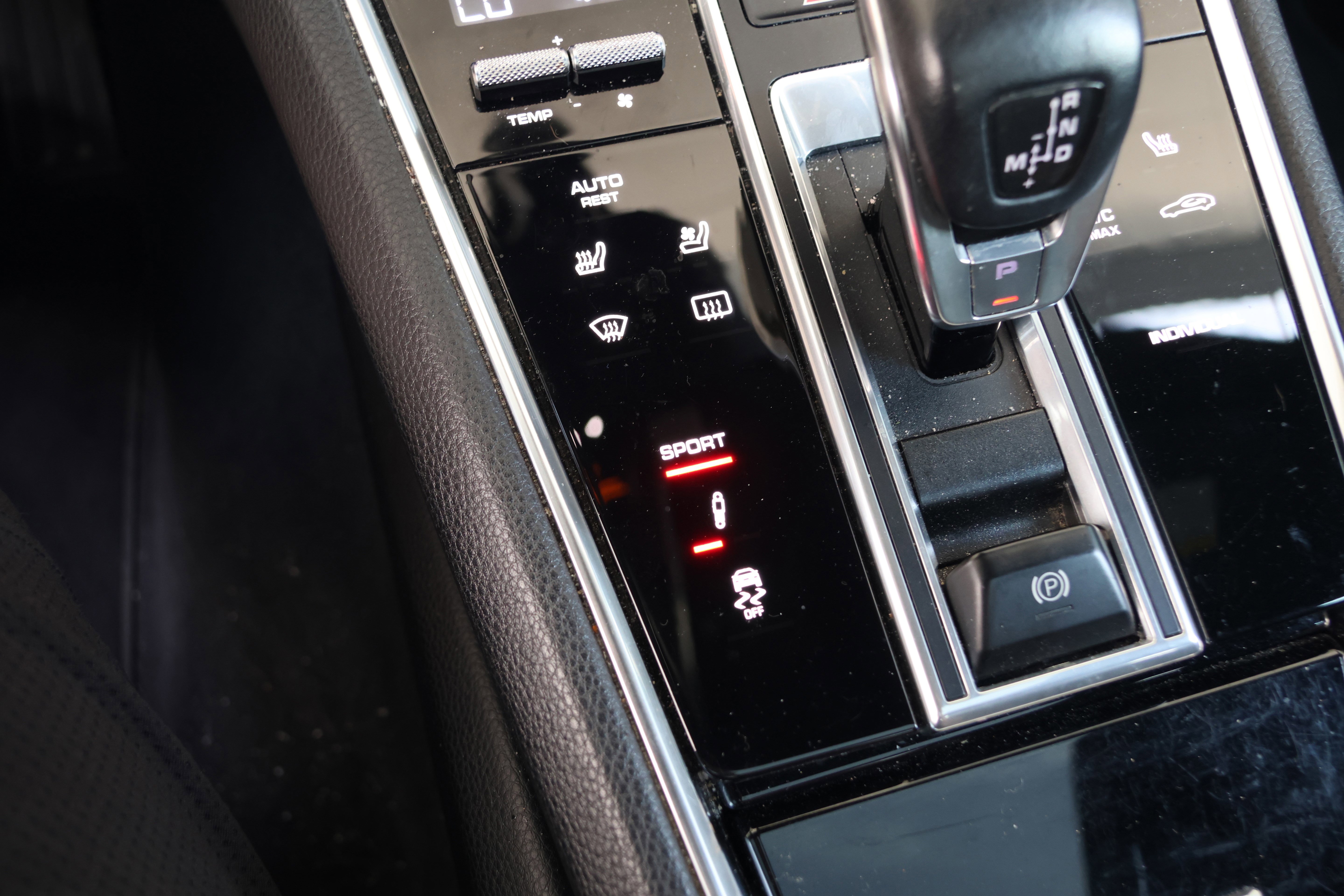 Used 2017 Porsche Panamera 4S image 28