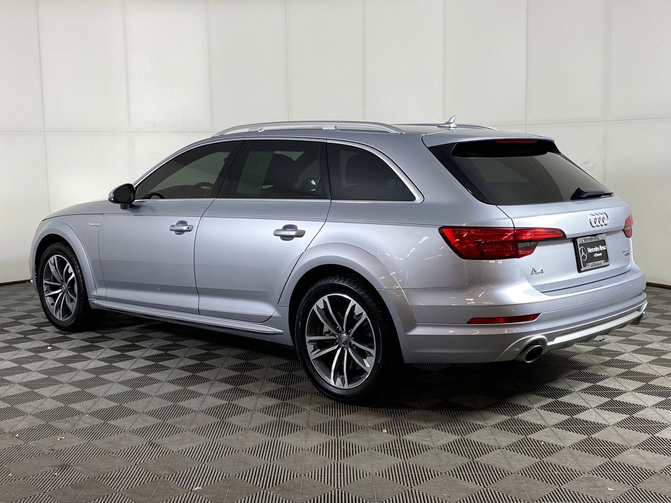 Used 2017 Audi A4 2.0T allroad Premium Plus image 3