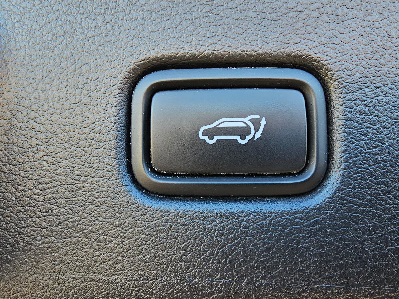 Used 2022 Hyundai Palisade Limited image 24