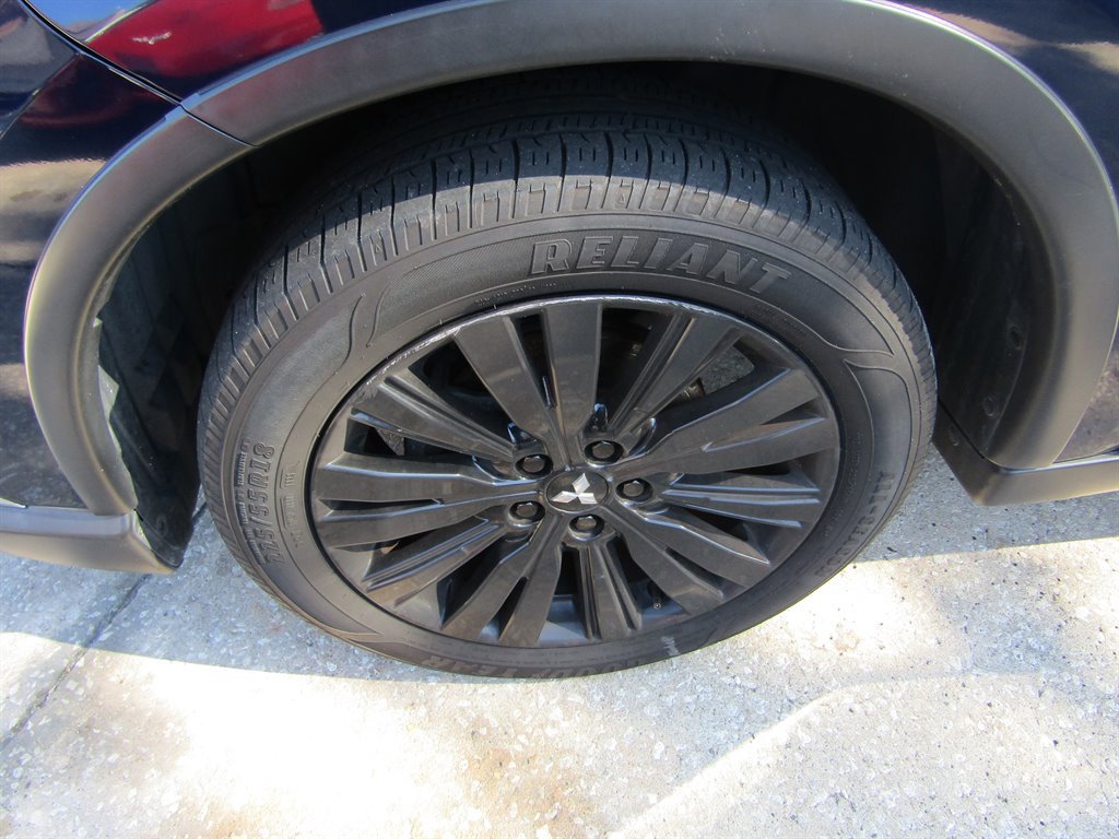 Used 2020 Mitsubishi Outlander LE FWD image 14