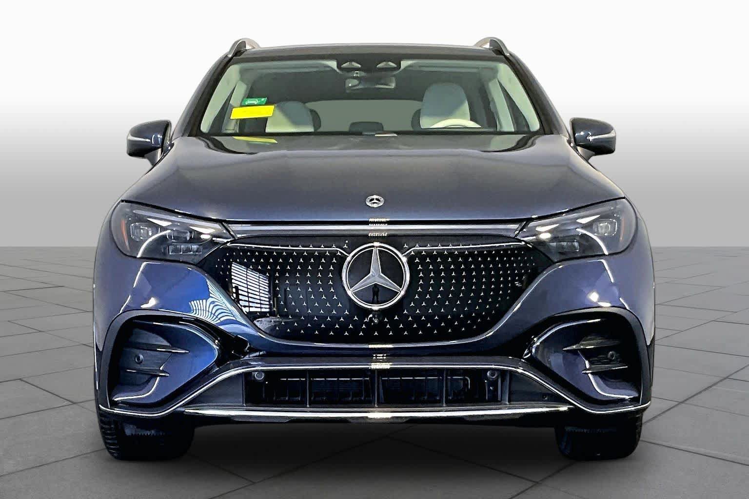 New 2026 Mercedes-Benz EQE 320 4MATIC SUV image 2