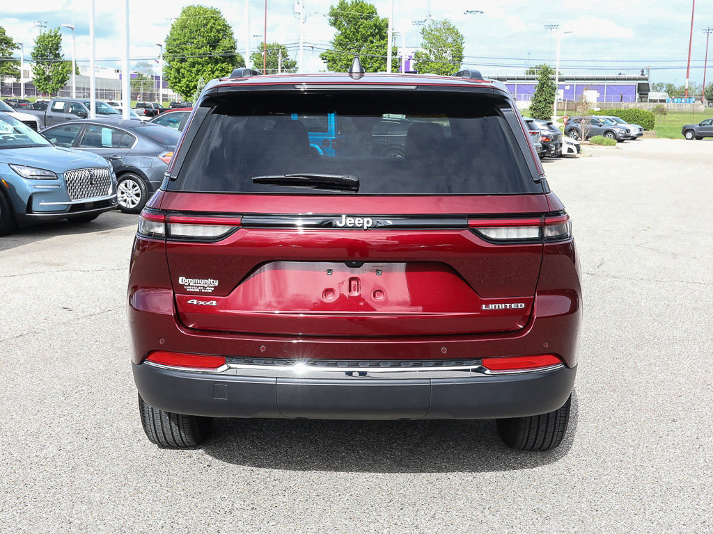 Used 2025 Jeep Grand Cherokee Limited w/ Trailer Tow Package AWD/4WD image 5