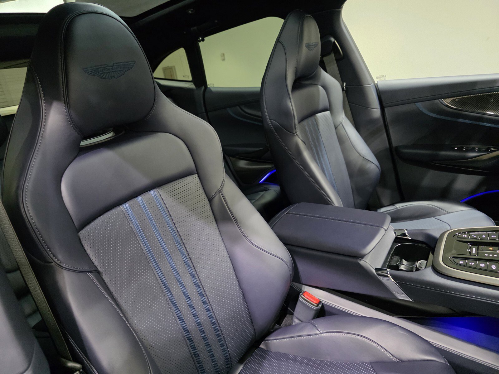 New 2026 Aston Martin DBX 707 image 22