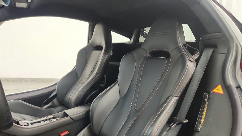 Used 2012 McLaren MP4-12C Coupe RWD image 35