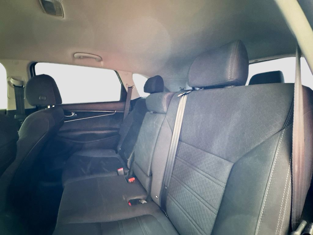 Used 2019 Kia Sorento LX image 22