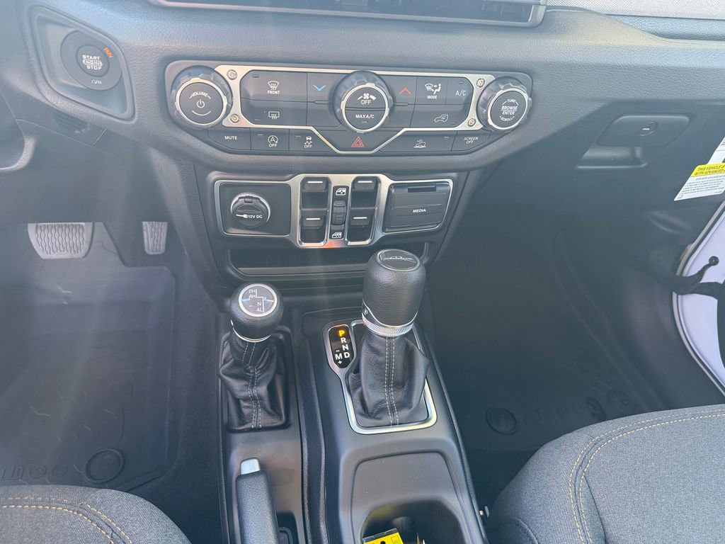 New 2025 Jeep Gladiator Sport image 17