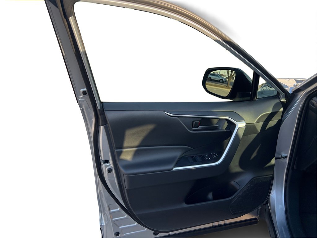 Used 2024 Toyota RAV4 LE image 18