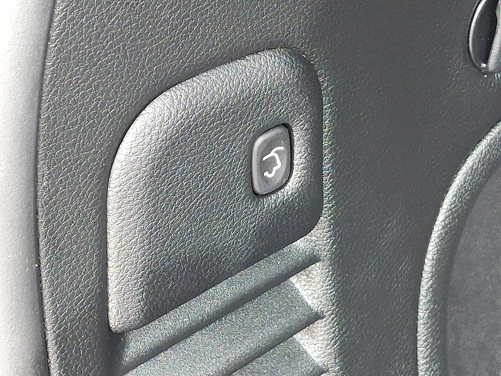 Used 2021 Jeep Grand Cherokee Laredo X image 31