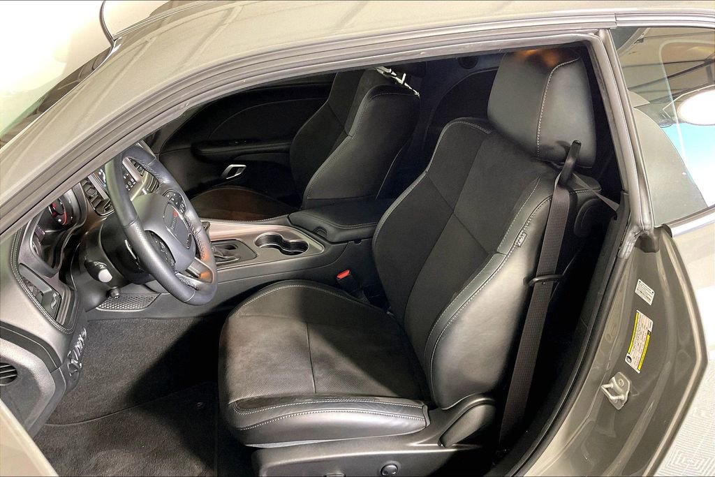 Used 2023 Dodge Challenger R/T w/ Plus Package image 35