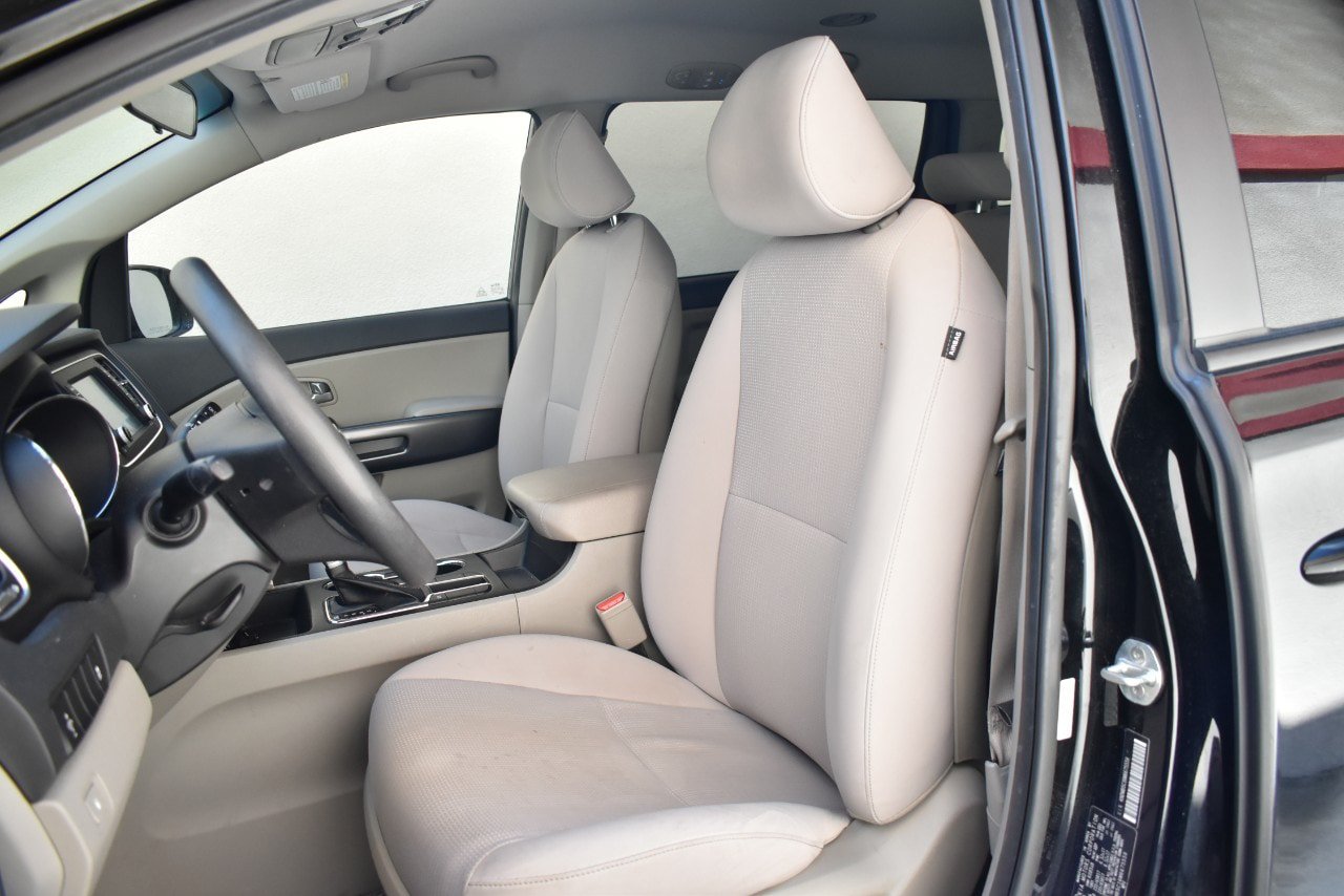 Used 2021 Kia Sedona LX FWD image 13