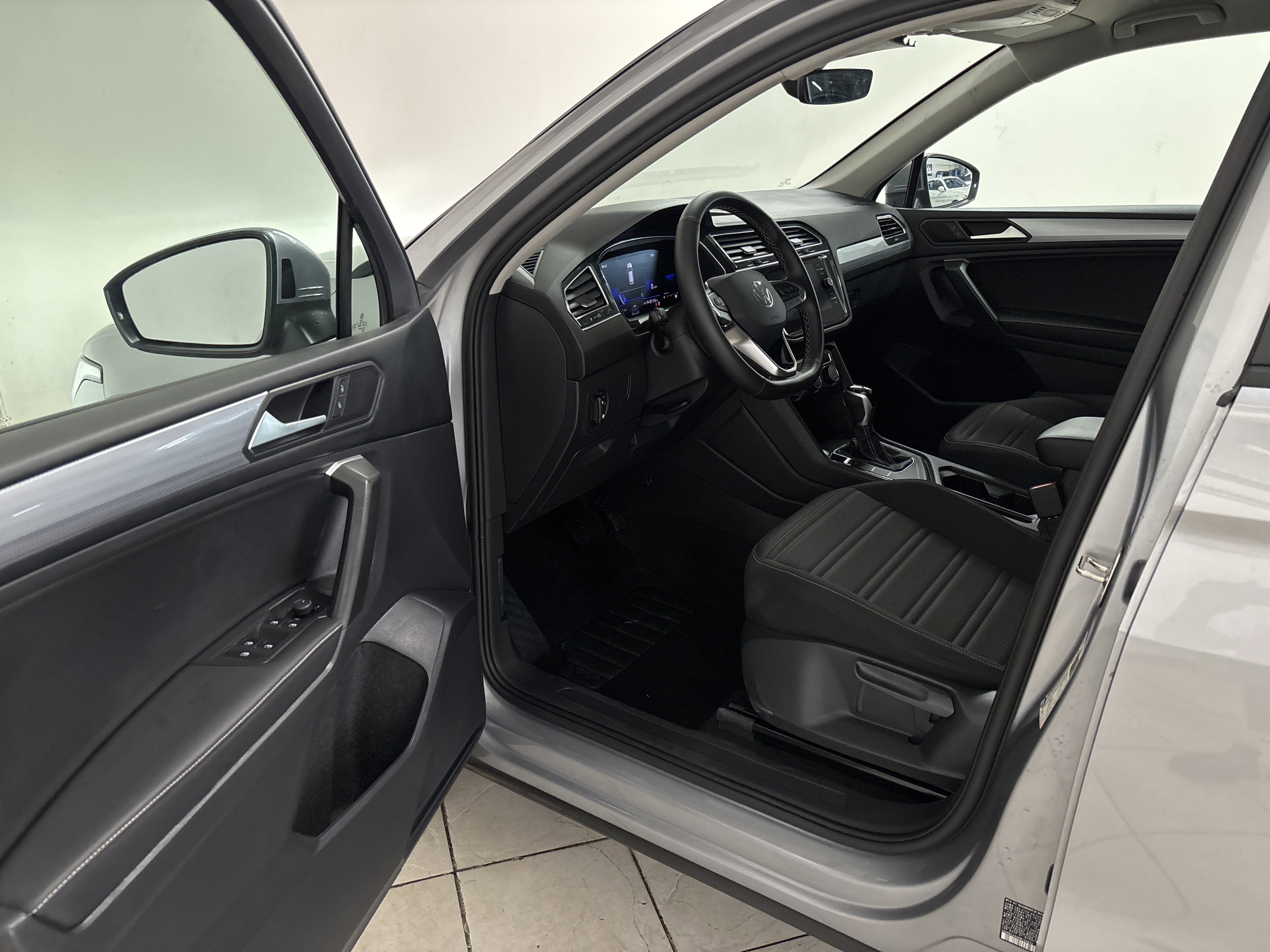 Used 2024 Volkswagen Tiguan S FWD image 7