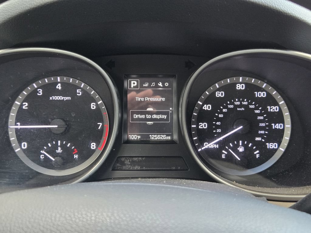Used 2017 Hyundai Santa Fe SE AWD/4WD image 12