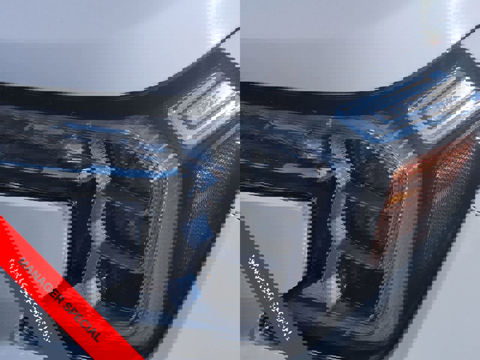 Used 2023 GMC Terrain SLT image 11