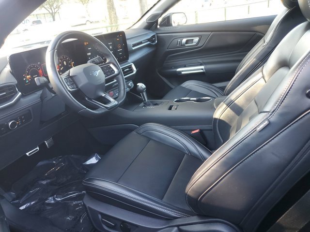 Used 2025 Ford Mustang Premium image 10