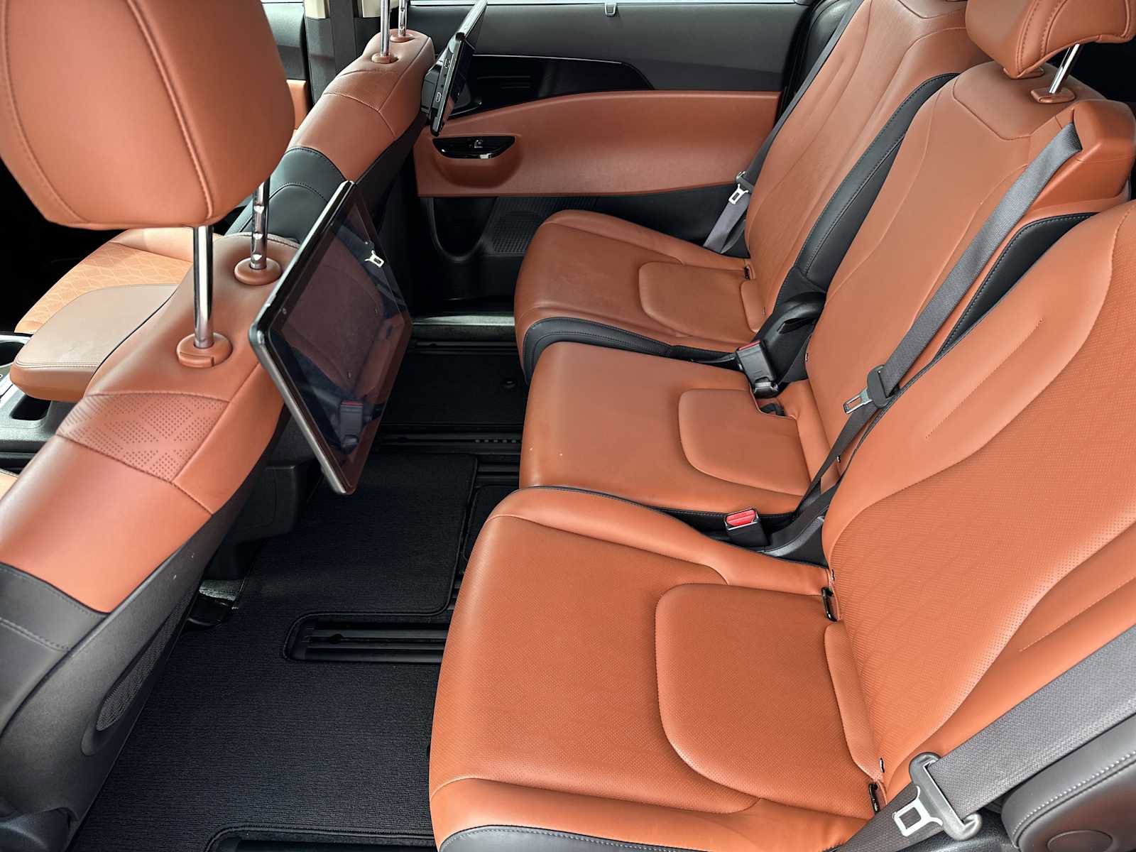 Used 2024 Kia Carnival SX image 23