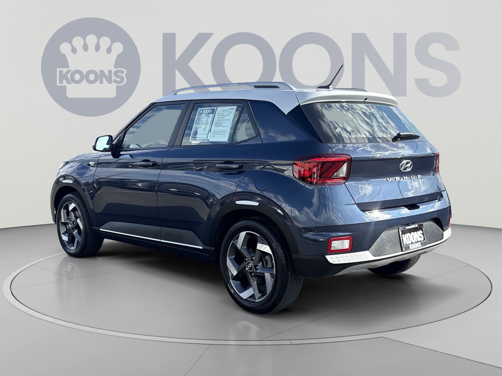 Used 2026 Hyundai Venue SEL FWD image 4