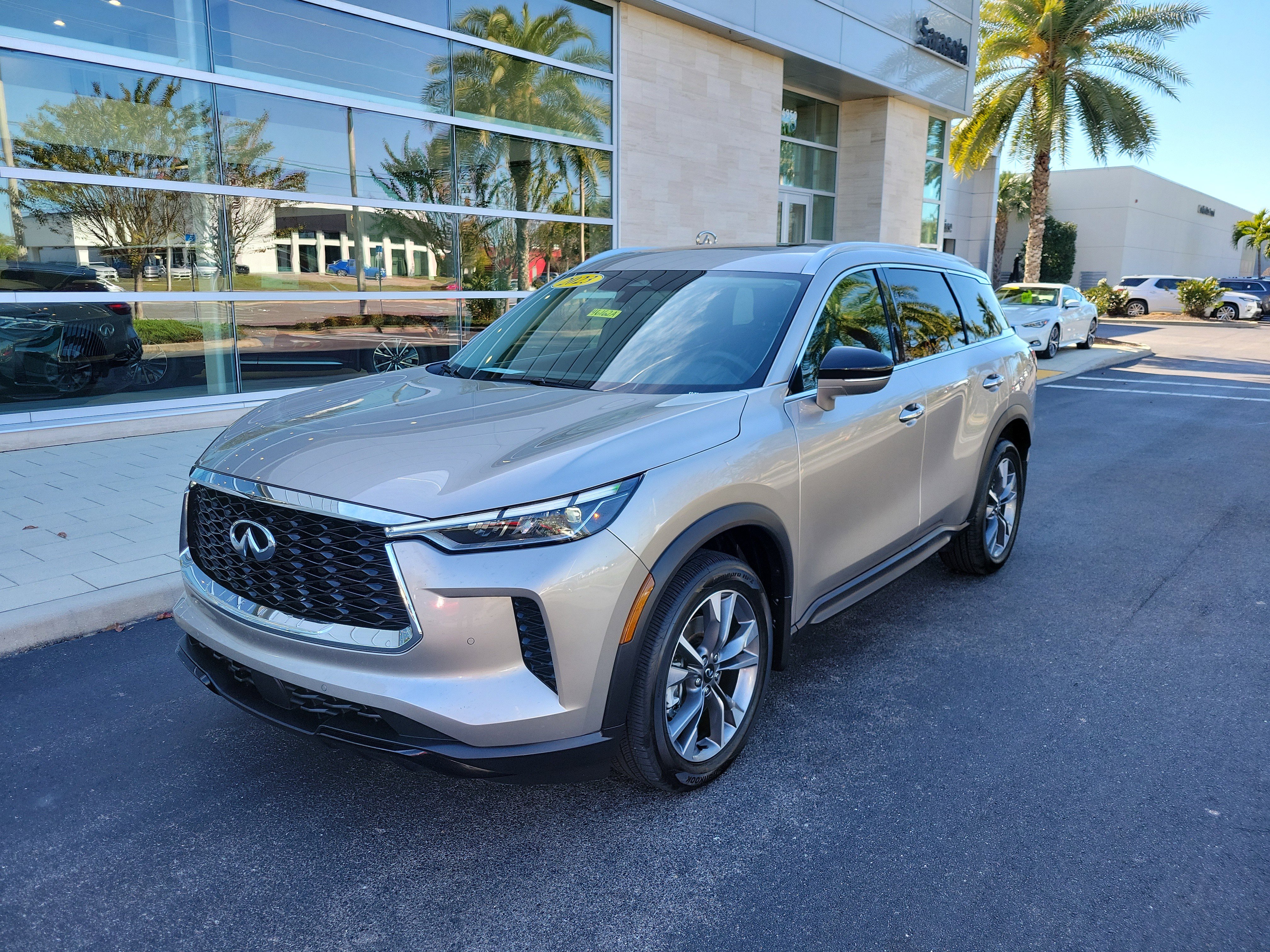 Certified 2023 INFINITI QX60 Luxe w/ Cargo Package image 8