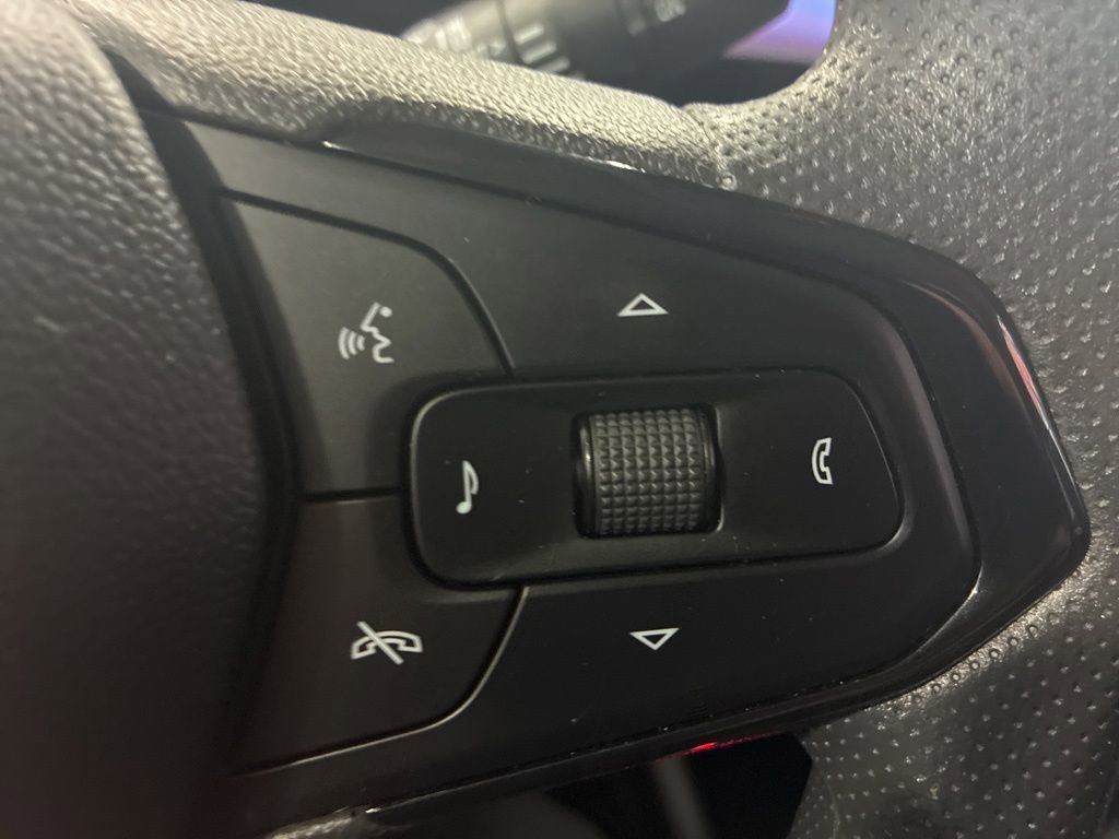 Used 2025 Chevrolet TrailBlazer LT AWD/4WD image 31