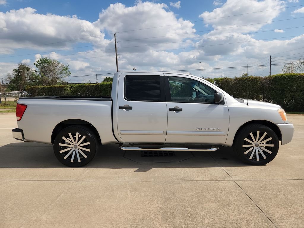 Used 2012 Nissan Titan SV image 4