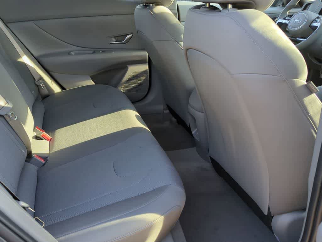 New 2026 Hyundai Elantra SE FWD image 21