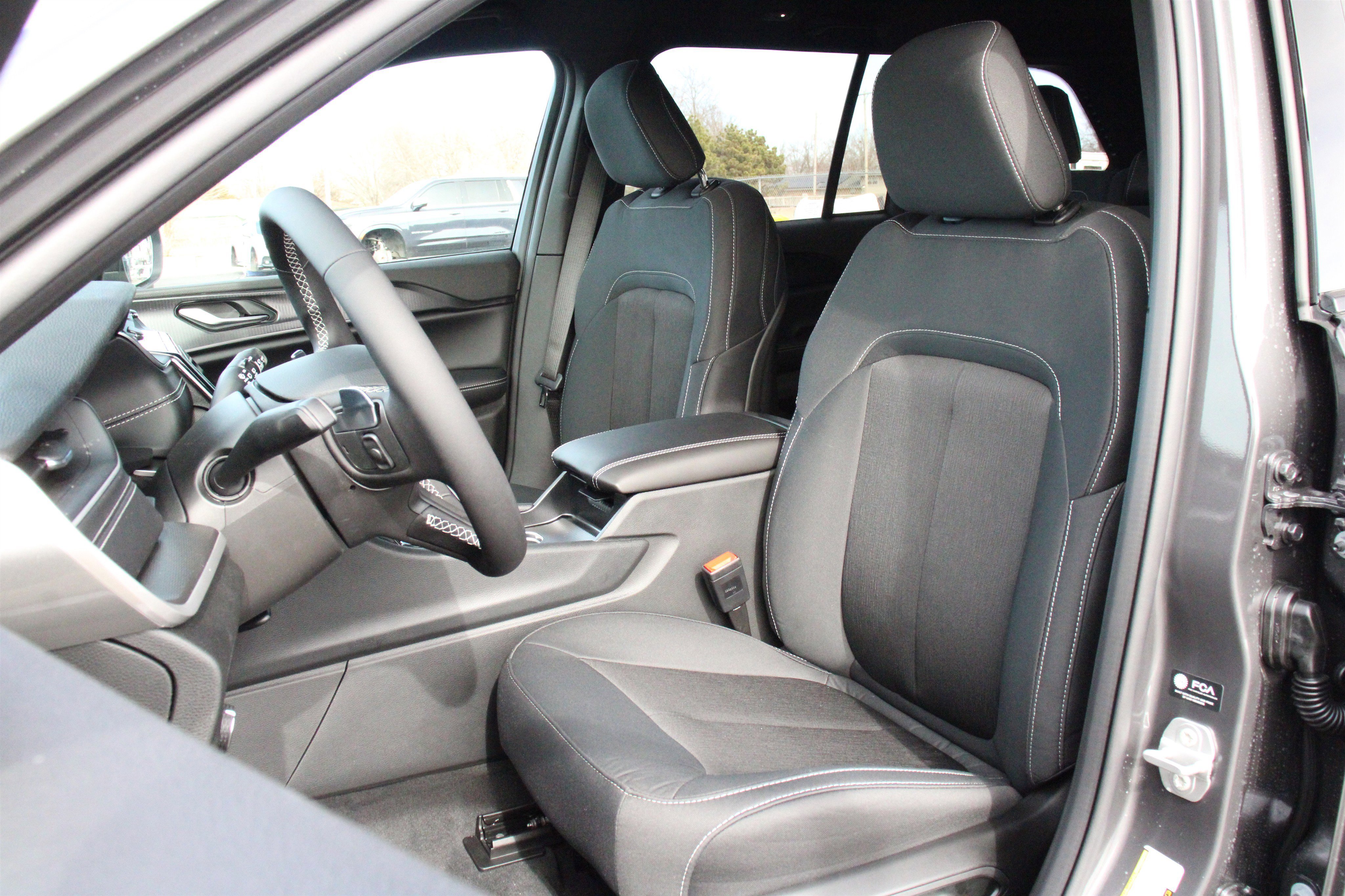 New 2026 Jeep Grand Cherokee Laredo image 5