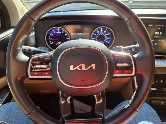 Used 2024 Kia Carnival LX image 21