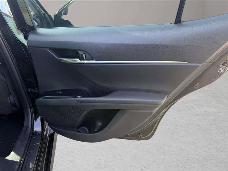 Used 2018 Toyota Camry LE w/ Convenience Package image 16
