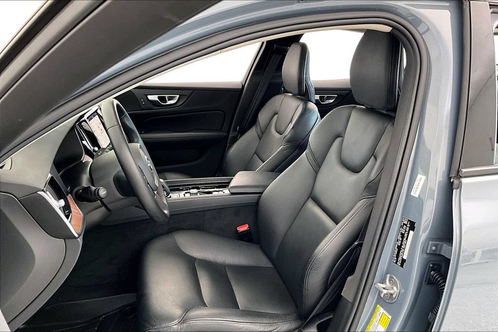 Used 2024 Volvo S60 B5 Plus AWD/4WD image 31