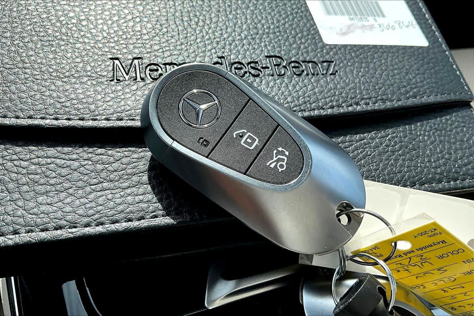 Used 2025 Mercedes-Benz GLC 300 4MATIC image 15