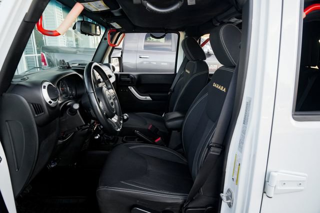 Used 2016 Jeep Wrangler Unlimited Sahara w/ Connectivity Group image 19