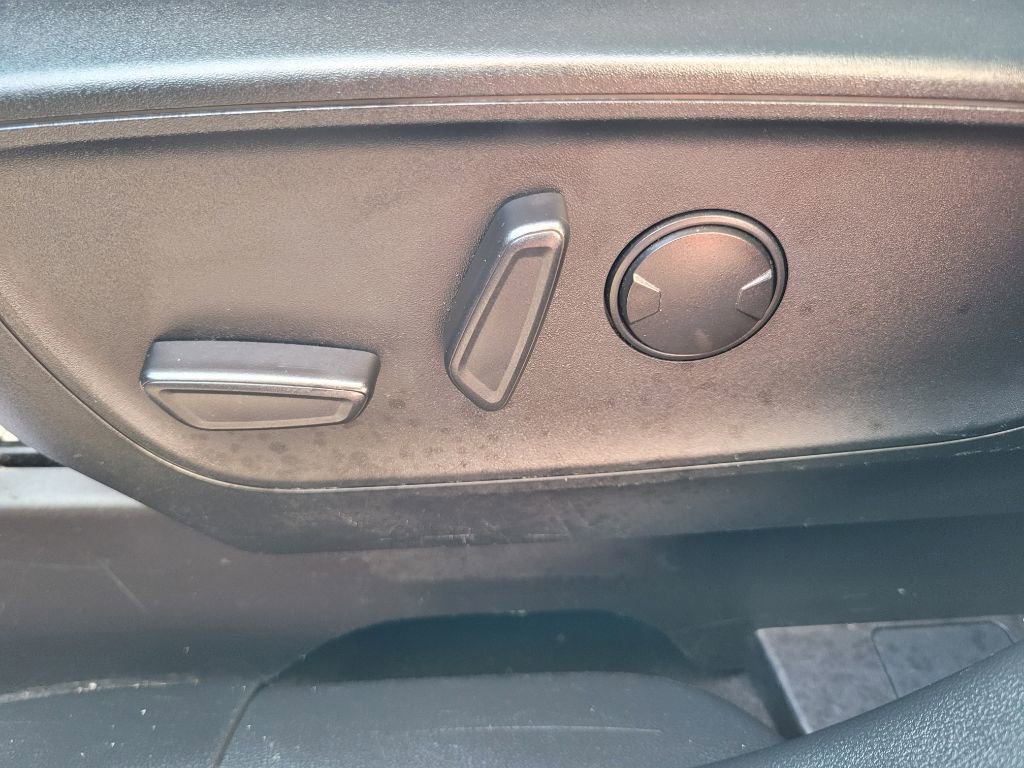 Used 2021 Ford Escape Titanium image 24