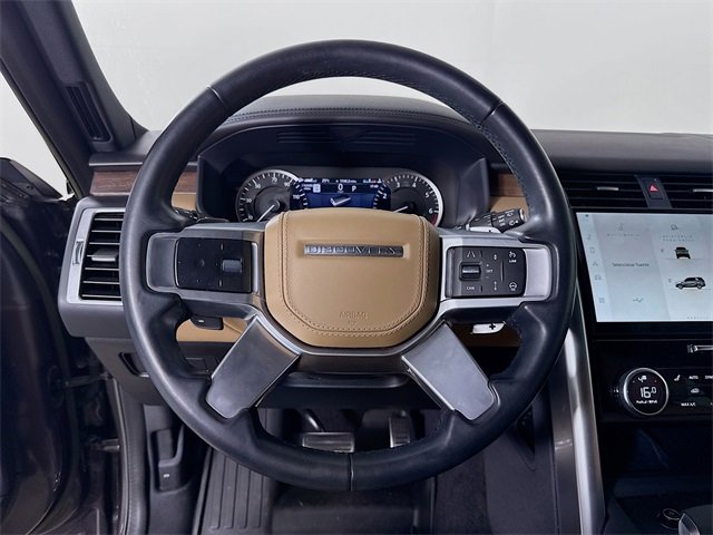 Used 2023 Land Rover Discovery Metropolitan Edition image 12