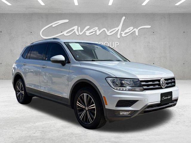 Used 2018 Volkswagen Tiguan SEL FWD image 2