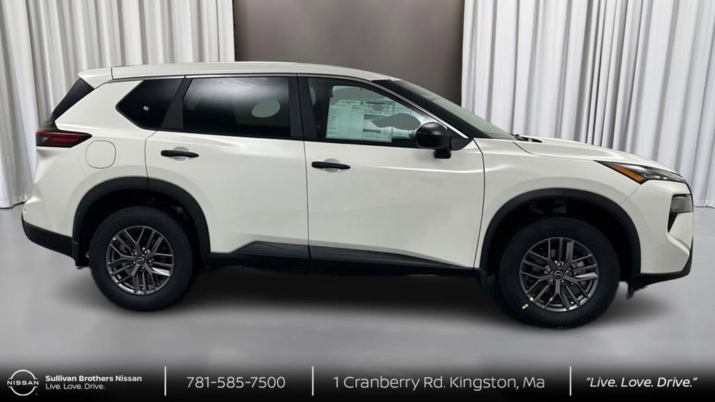 Used 2024 Nissan Rogue S image 4