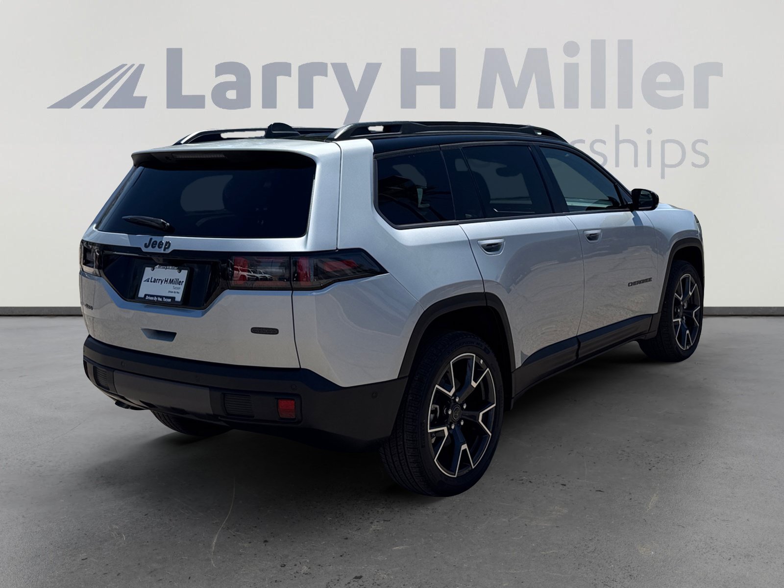 New 2026 Jeep Cherokee Overland w/ Trailer Tow Group AWD/4WD image 5