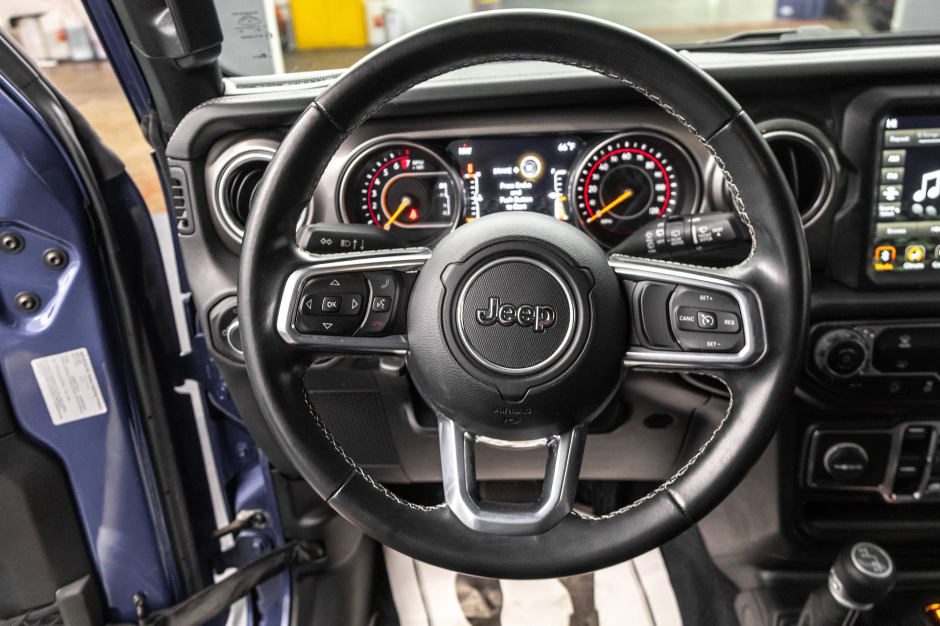 Used 2020 Jeep Wrangler Unlimited Sahara w/ Uconnect 4C Nav & Sound Group AWD/4WD image 24