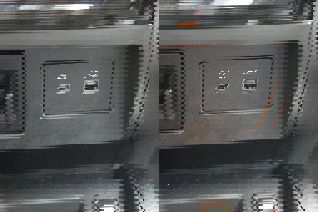 Used 2023 Nissan Titan PRO-4X w/ Pro-4x Convenience Package image 32