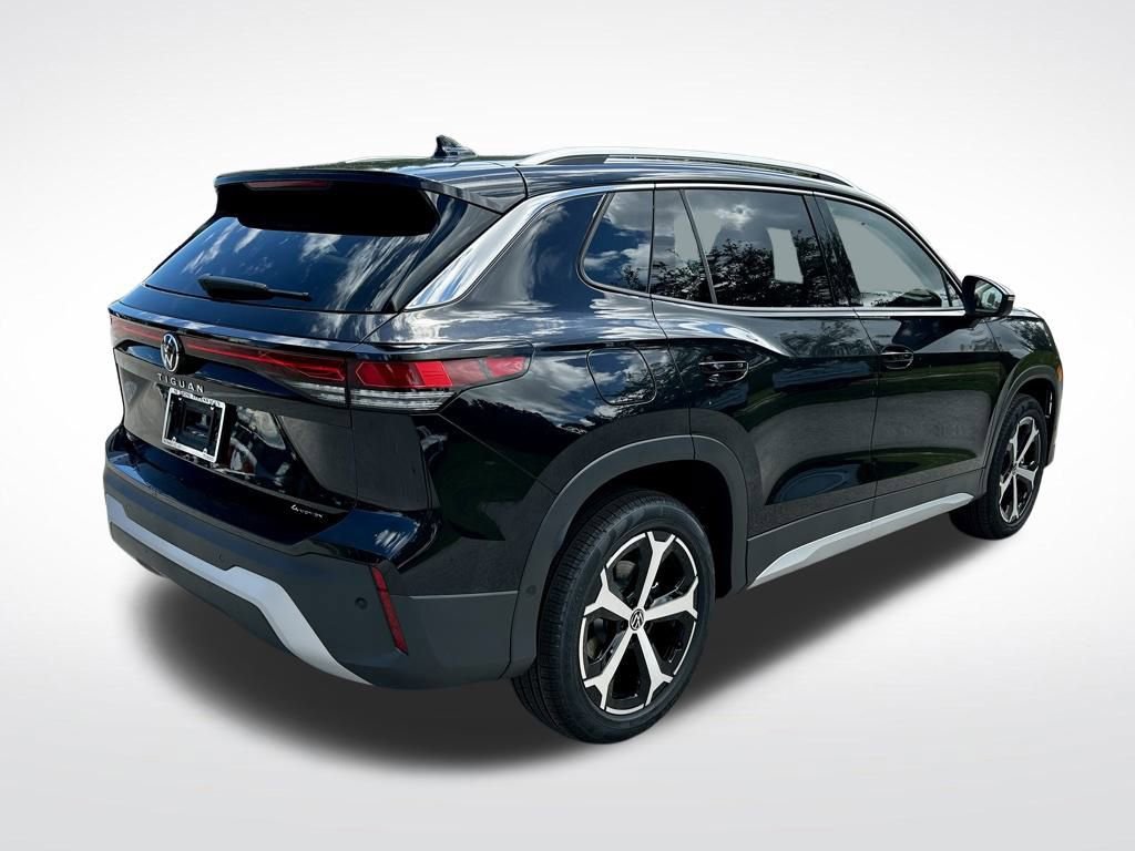 New 2025 Volkswagen Tiguan SE image 6