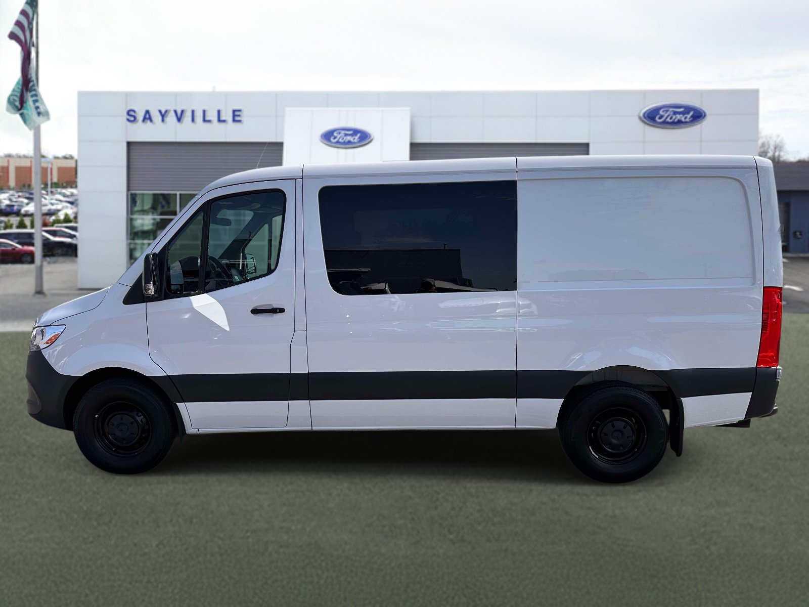 Used 2025 Mercedes-Benz Sprinter 2500 image 2