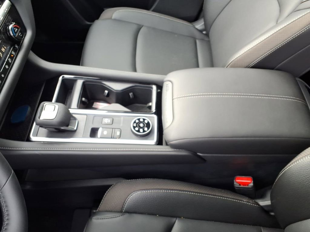 New 2026 Nissan Pathfinder SL image 16