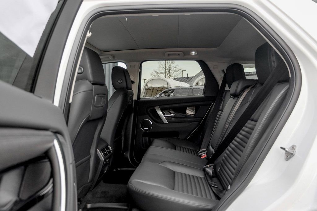 Used 2025 Land Rover Discovery Sport S image 17