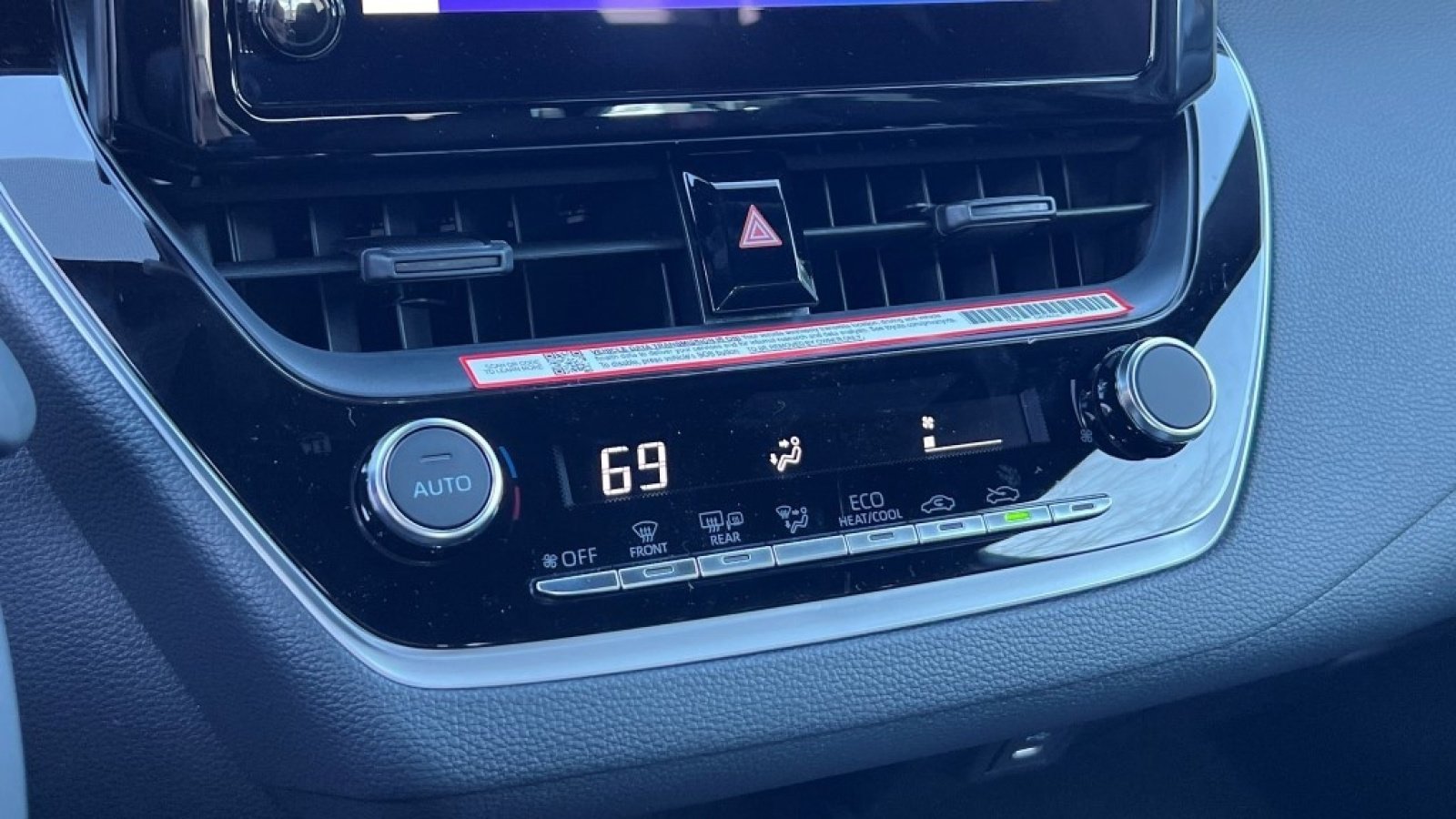 New 2026 Toyota Corolla SE image 17