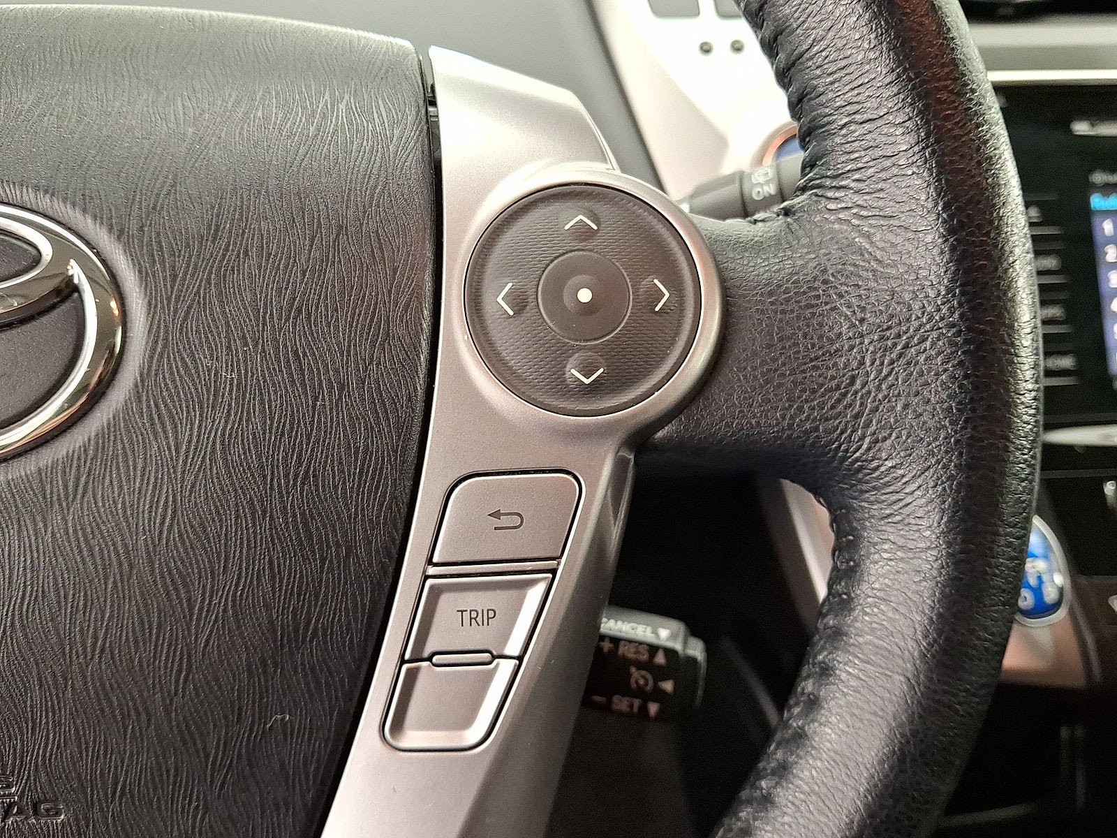 Used 2017 Toyota Prius V Four w/ Carpet Mat Package FWD image 10