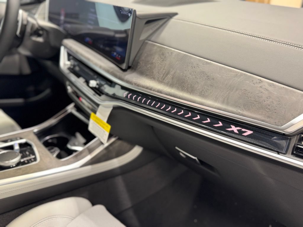 Used 2026 BMW X7 xDrive40i w/ M Sport Package AWD/4WD image 29