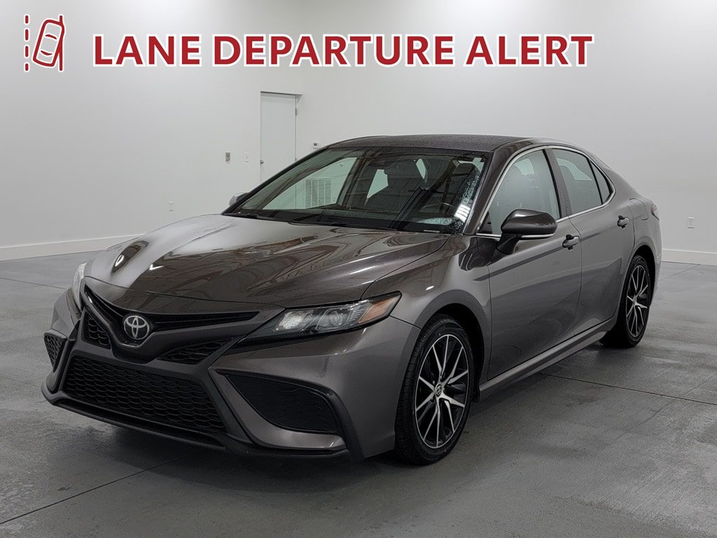 Used 2022 Toyota Camry SE FWD image 4