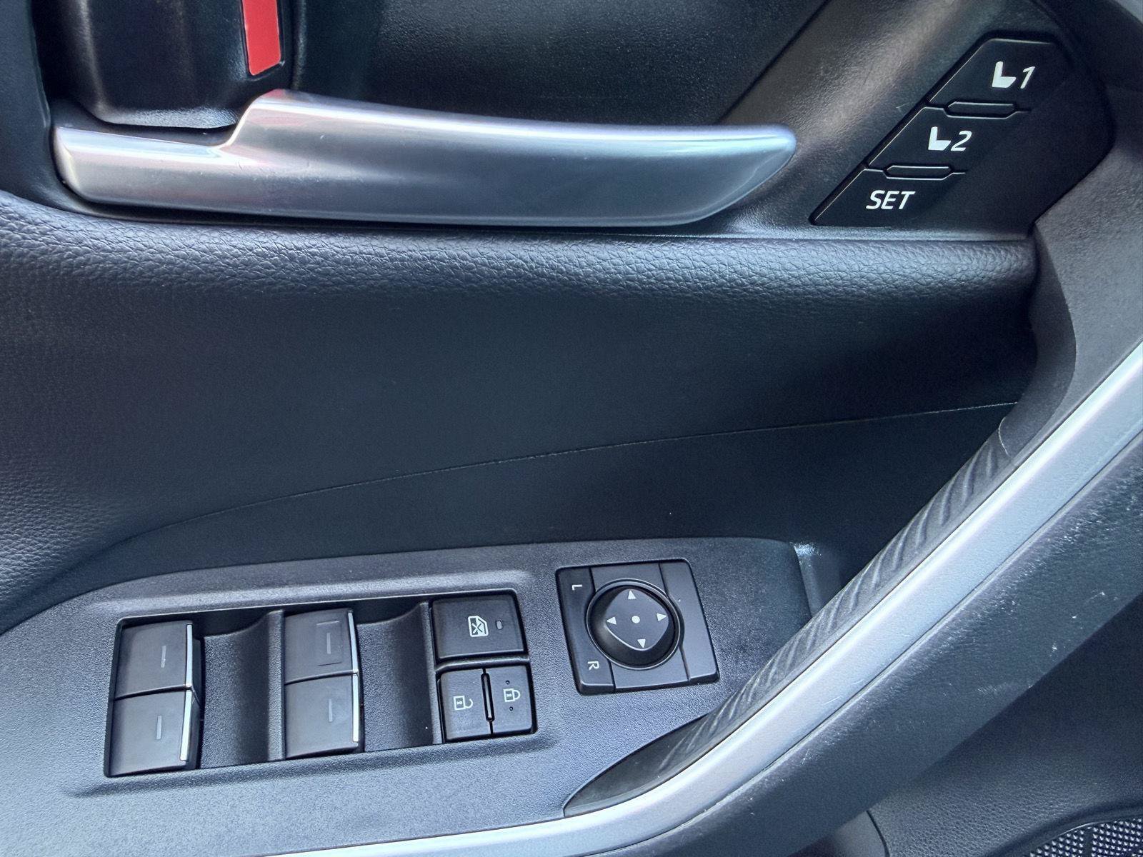 Used 2023 Toyota RAV4 Limited AWD/4WD image 19