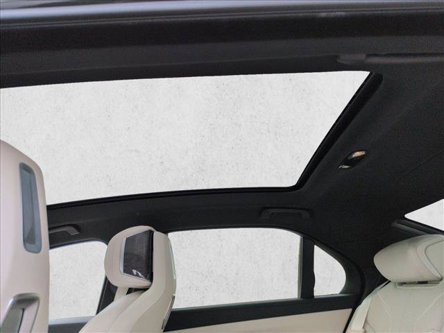 Used 2023 BMW i7 xDrive60 AWD/4WD image 20