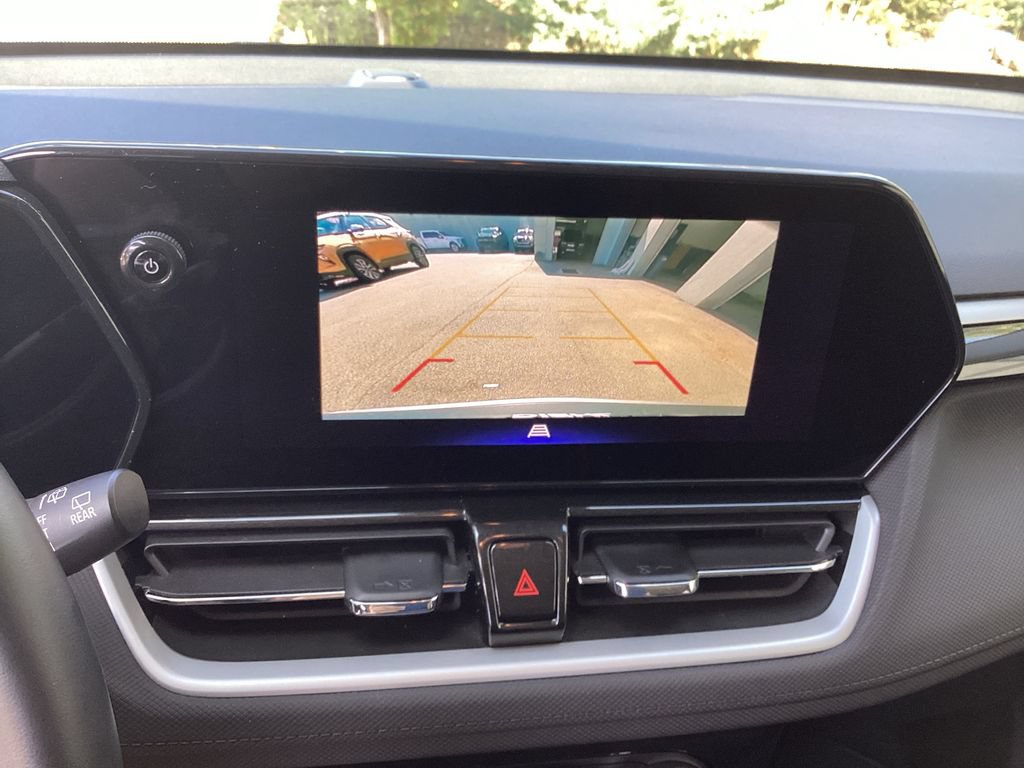 Used 2025 Chevrolet TrailBlazer LT w/ LT Cold Weather Package FWD image 26